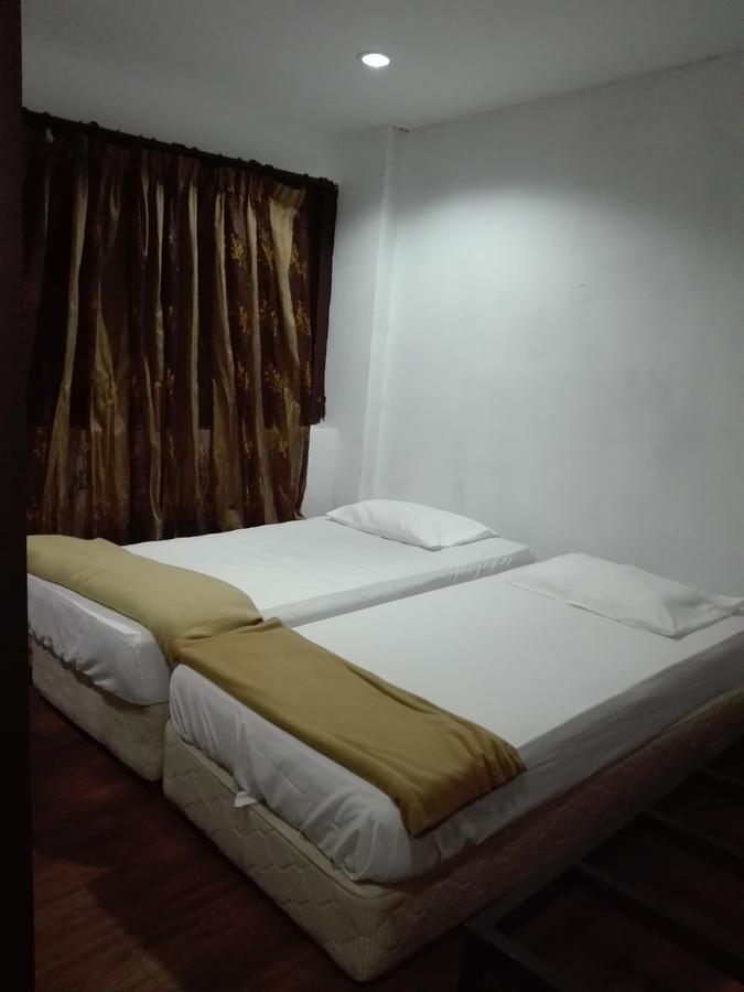 Tonight Hotel Hostel Джордж Таун Екстериор снимка