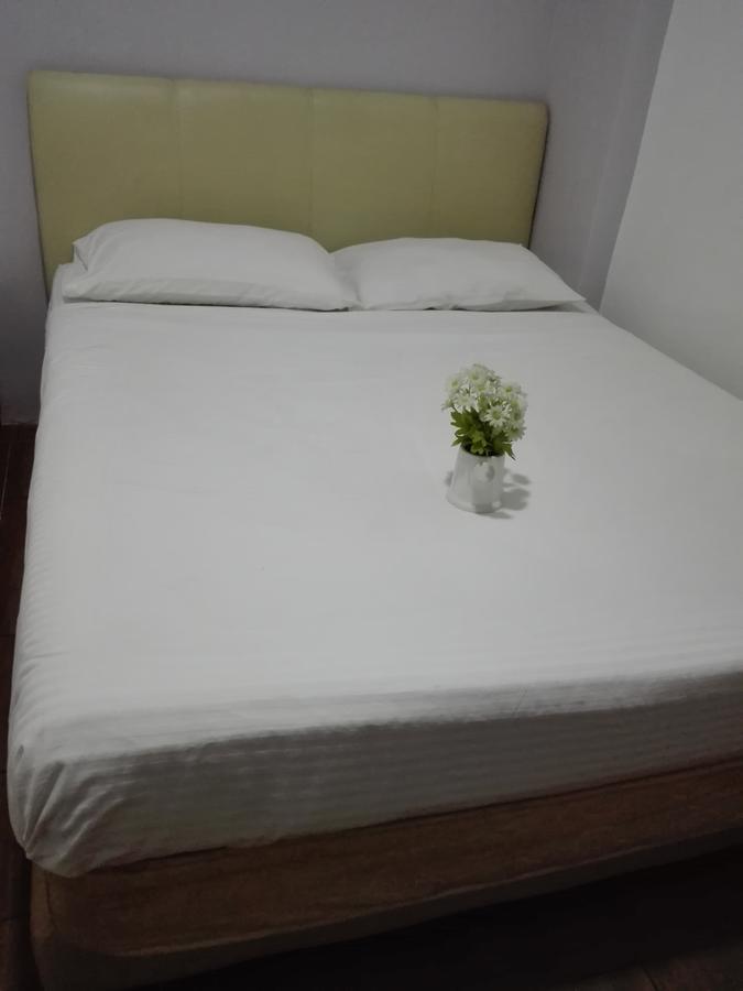 Tonight Hotel Hostel Джордж Таун Екстериор снимка