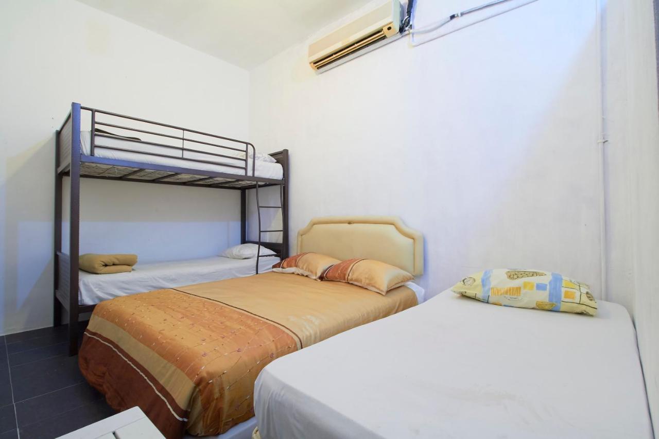 Tonight Hotel Hostel Джордж Таун Екстериор снимка